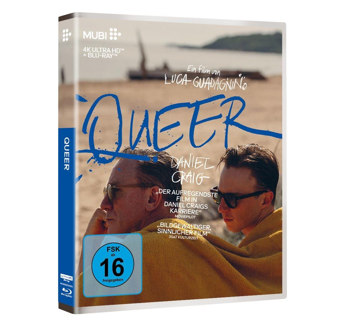 DVD-Hülle mit zwei Männern am Strand. Das Wort „Queer“ steht in großer blauer Schrift.