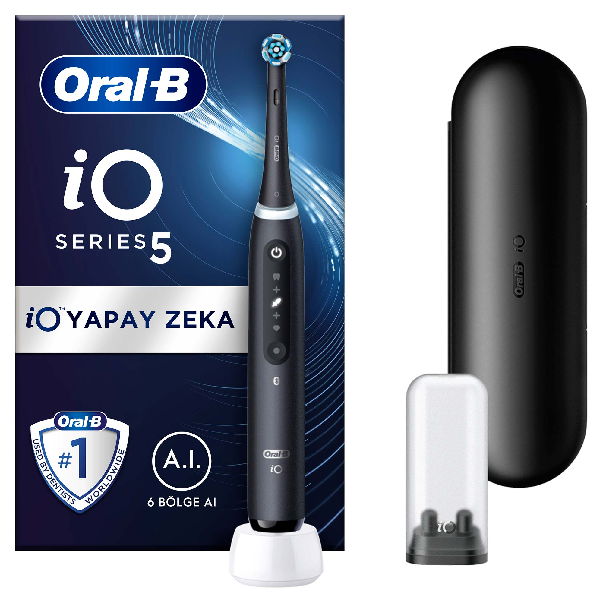 Görüntüde şarj cihazı ve seyahat çantası ile bir Oral-B iO Seri 5 elektrikli diş fırçası var.