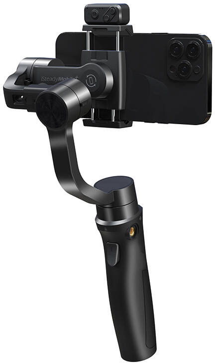 Fekete okostelefon-gimbal, rögzített telefonnal. Felül egy kis kamera található. A háttér fehér.