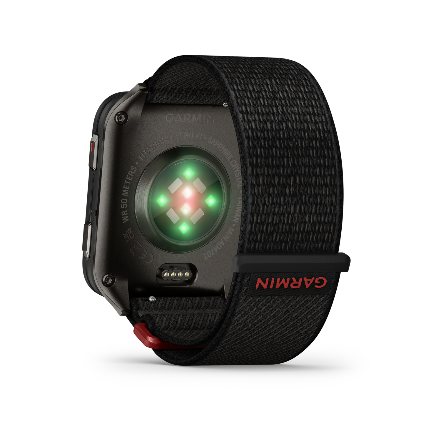 Achterkant van Garmin smartwatch. Zwarte band, titanium behuizing, rode en groene lichten en Garmin logo.