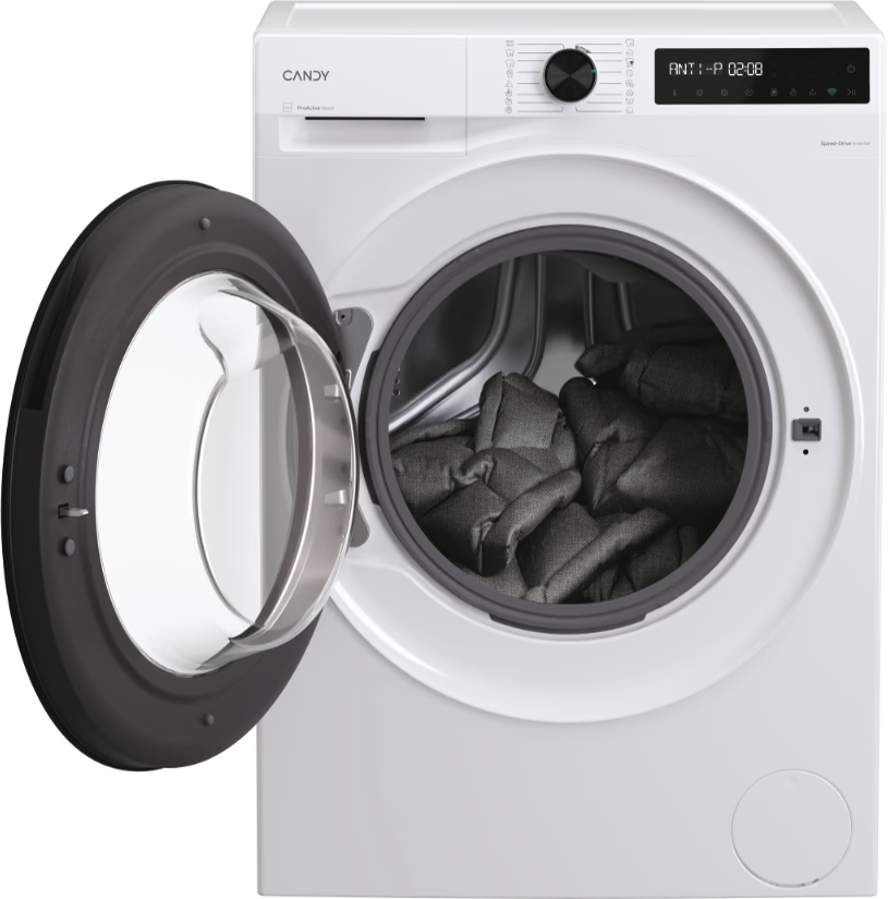 Lave-linge Candy blanc avec porte ouverte, révélant des vêtements sombres à l'intérieur. Panneau de contrôle et joint de porte noir visibles.