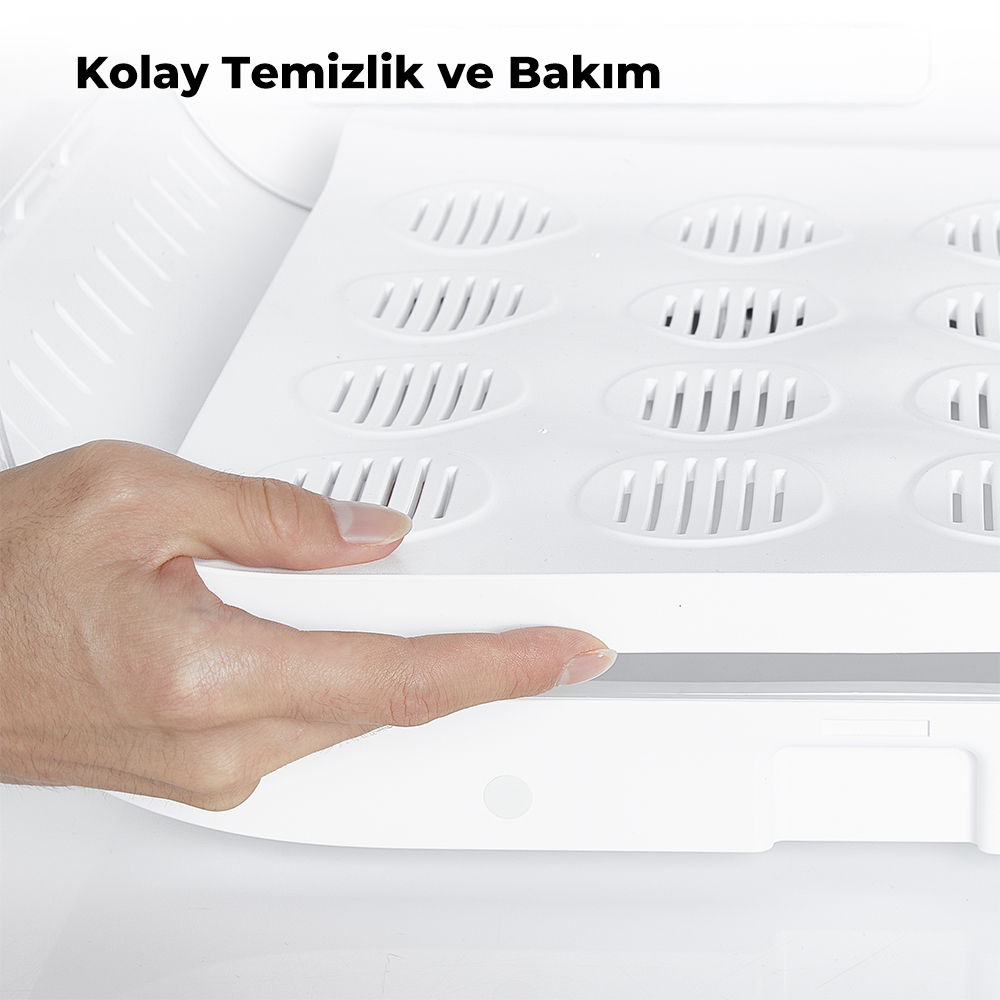 Bir el, havalandırma delikleri olan beyaz bir plastik parçayı tutuyor. Üstte "Kolay Temizlik ve Bakım" yazısı var.