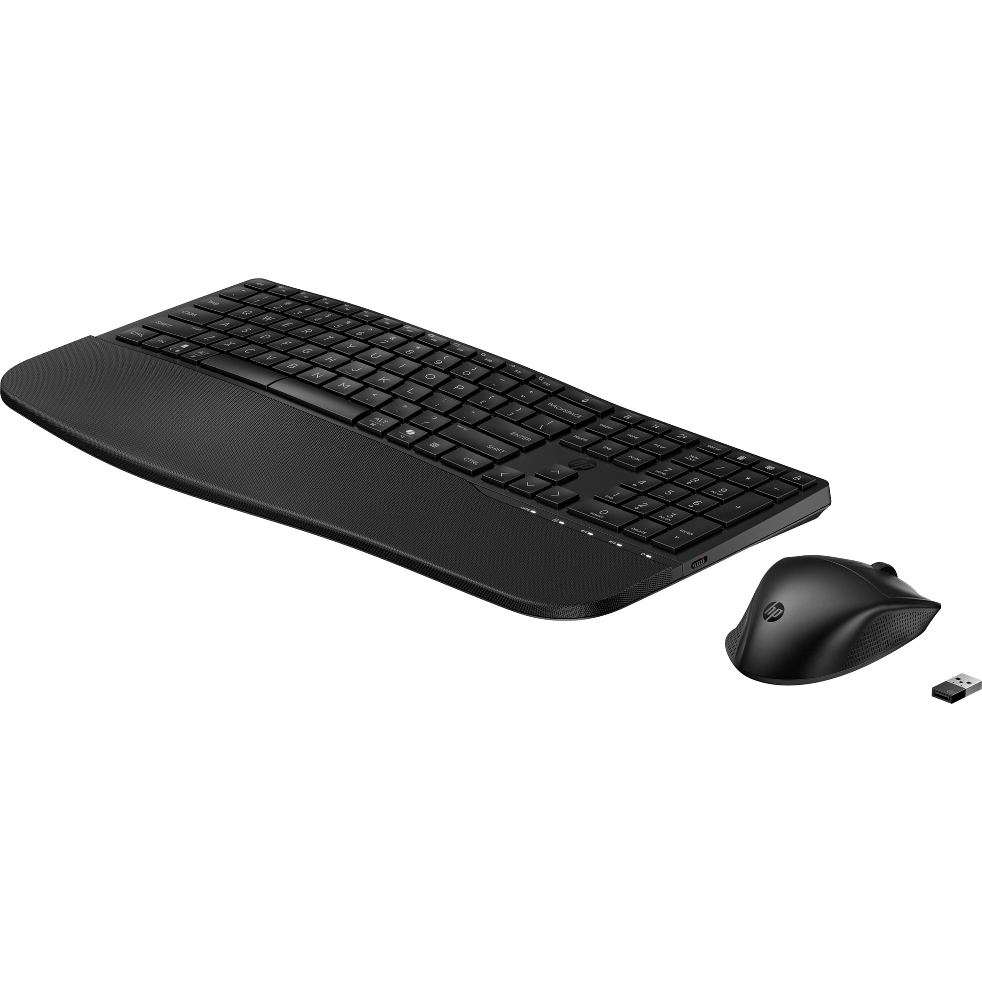 Schwarze drahtlose Tastatur, Maus und USB-Empfänger auf weißem Hintergrund. Die Tastatur hat eine Handgelenkauflage.