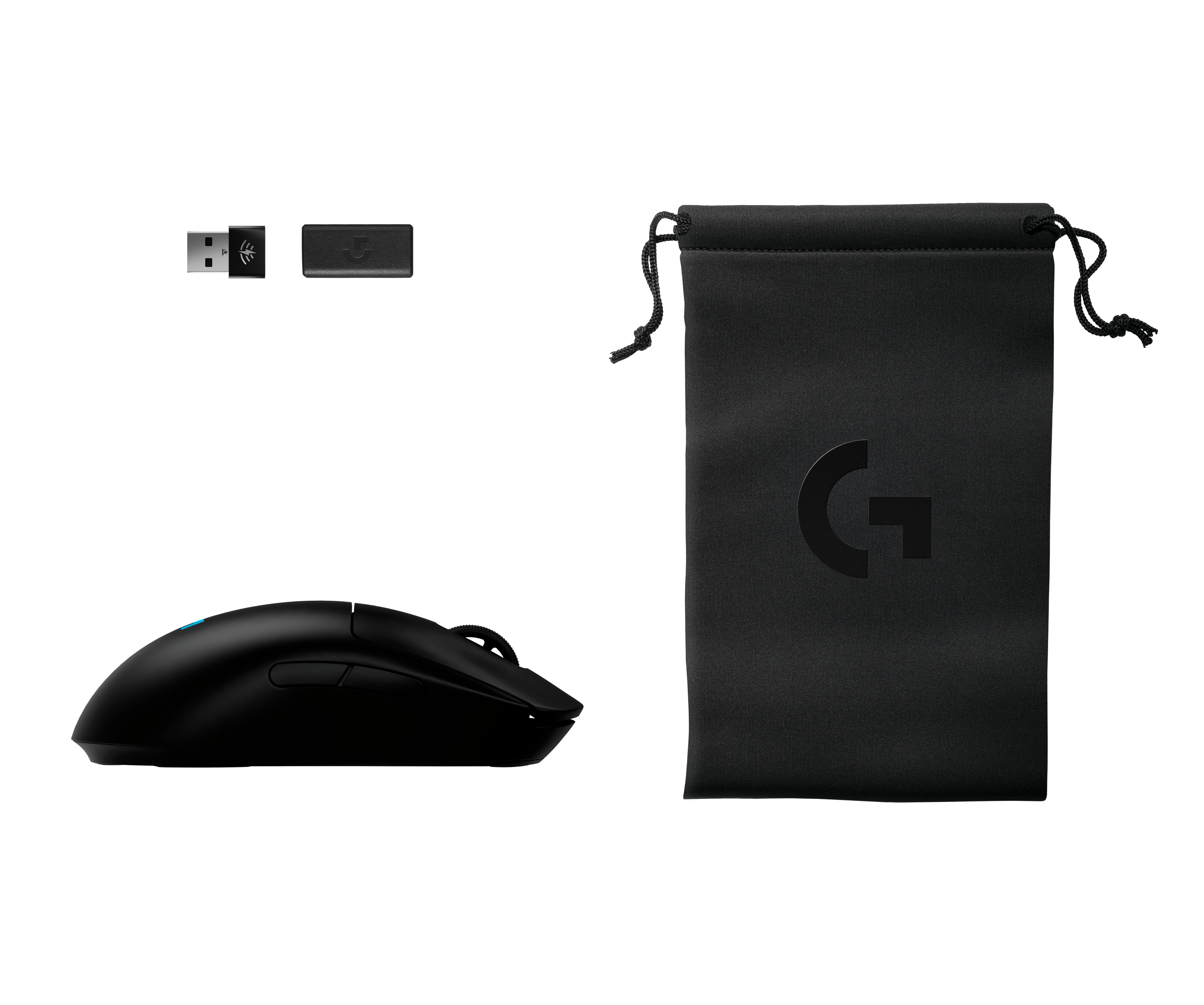 Ratón negro, receptor y bolsa de transporte sobre blanco. La bolsa tiene un logo 'G'.