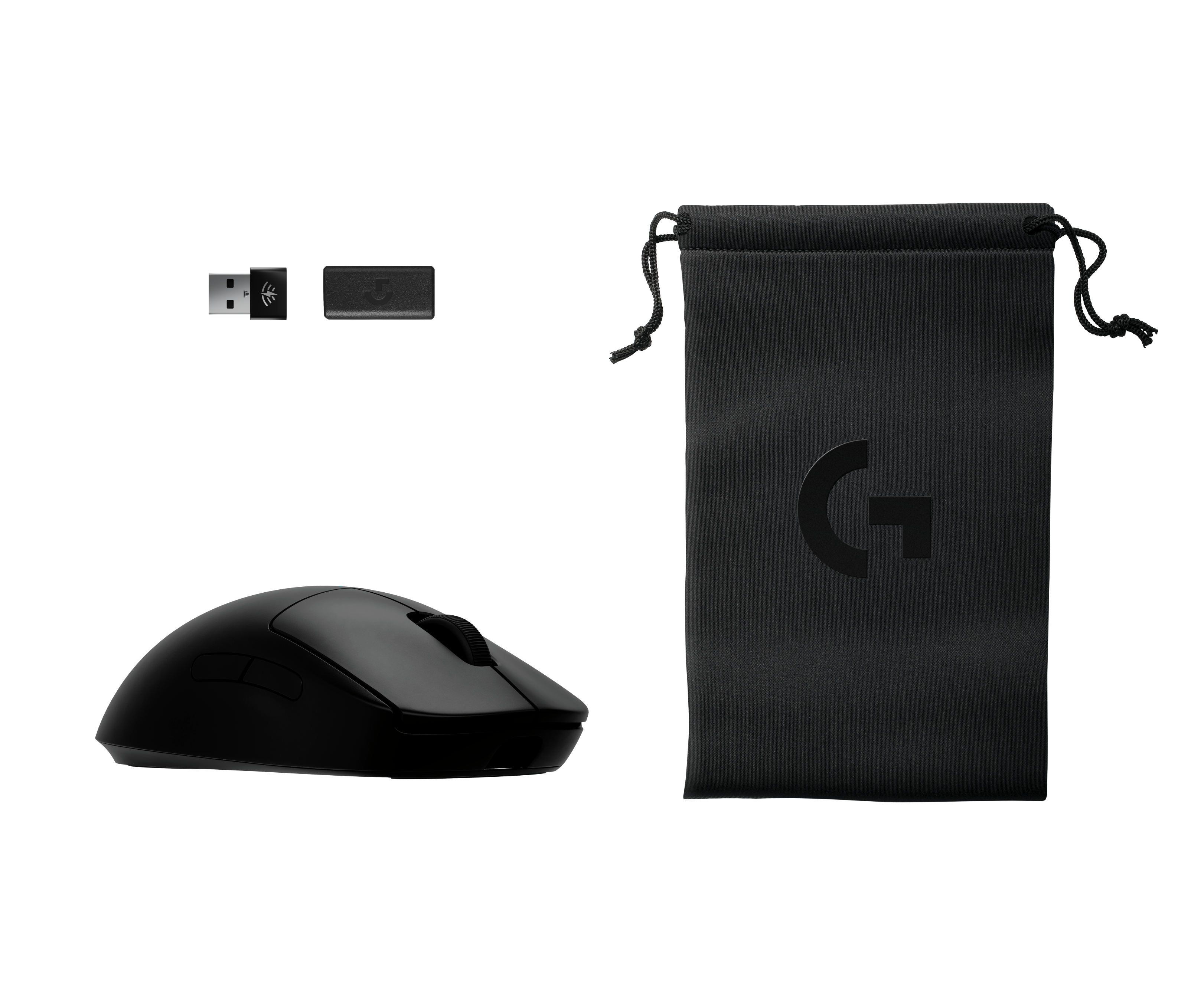 Ratón negro, receptor USB, dongle y bolsa con cordón con logo 'G' sobre fondo blanco.