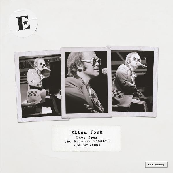 Elton John élő előadásának albumborítója. Fekete-fehér fotók róla a színpadon. Szöveg: Elton John, Live from the Rainbow Theatre.