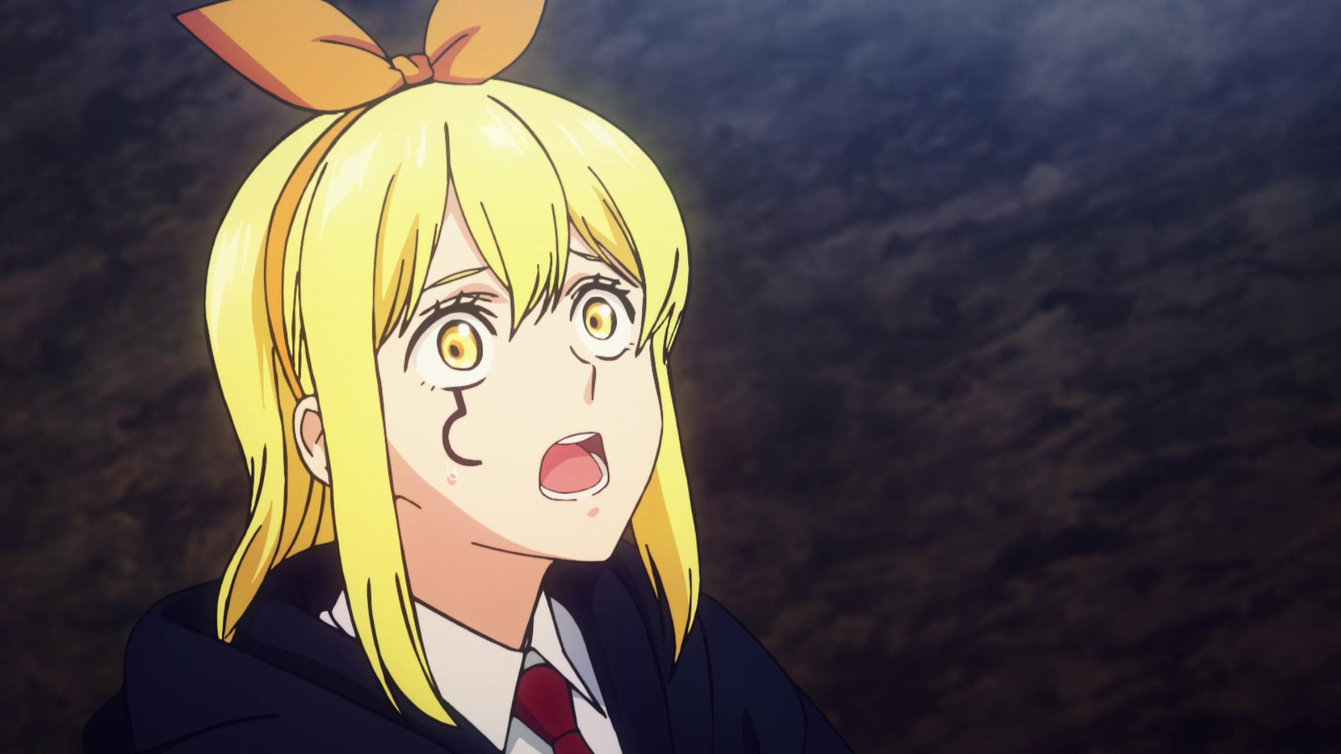 Anime-Mädchen mit gelben Haaren, Schleife und weit geöffneten Augen, das mit schockiertem Gesichtsausdruck nach oben blickt. Dunkler Hintergrund.