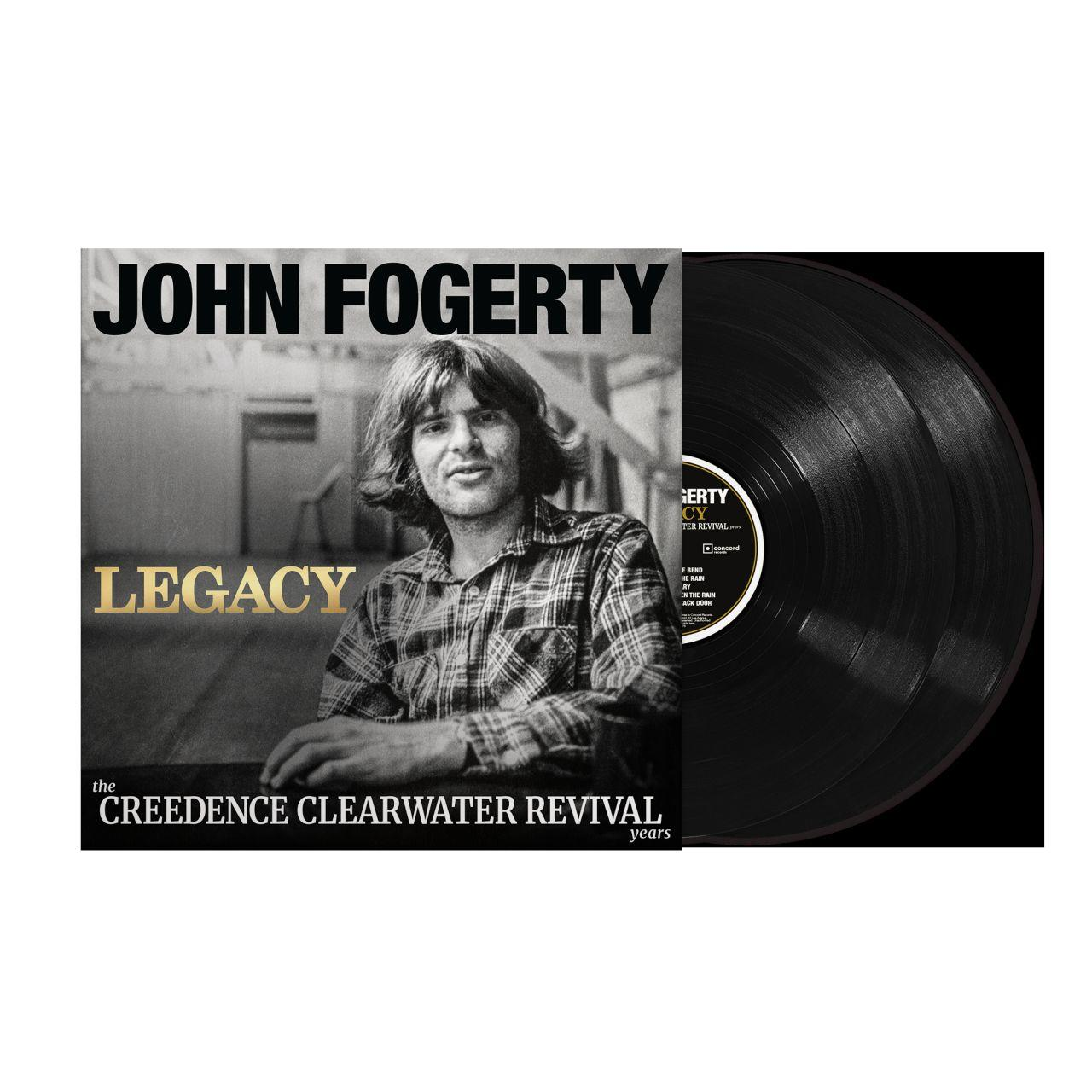Albumcover von John Fogertys 'Legacy' mit einem Foto des Künstlers, der Creedence Clearwater Revival und einer Schallplatte.