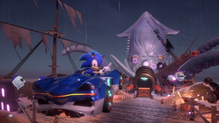 Sonic in einem blauen Auto auf einem Pier. Im Hintergrund ein riesiges, tintenfischartiges Wesen und ein kaputtes Schiff. Regenwetter.