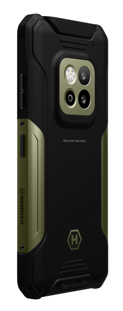 Wytrzymały czarno-oliwkowy smartfon. Posiada aparat, lampę błyskową i napis 'MILITARY EDITION'.