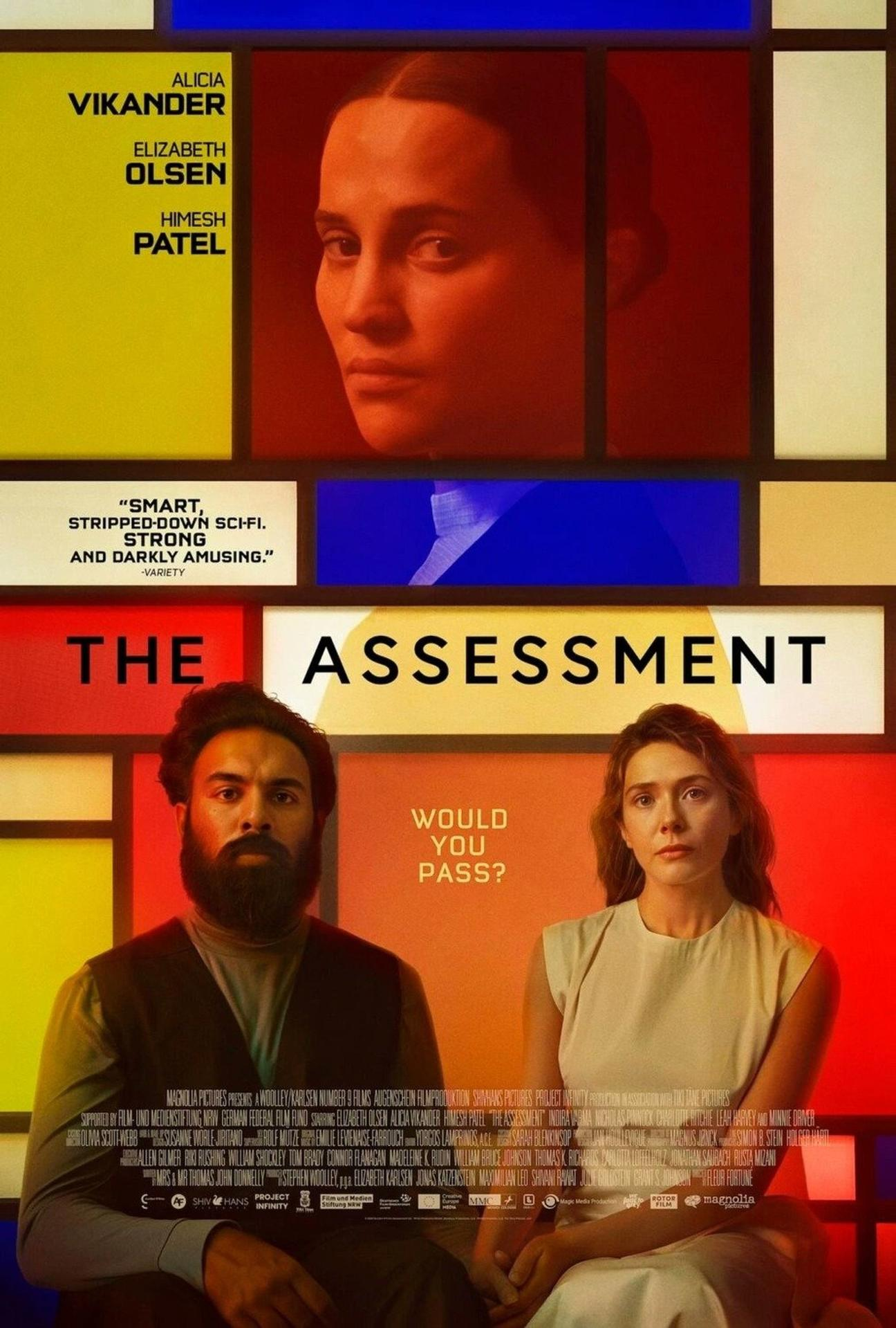 Filmplakat. Gesichter von Alicia Vikander, Elizabeth Olsen und Himesh Patel. Titel: The Assessment. Text: Würdest du bestehen?