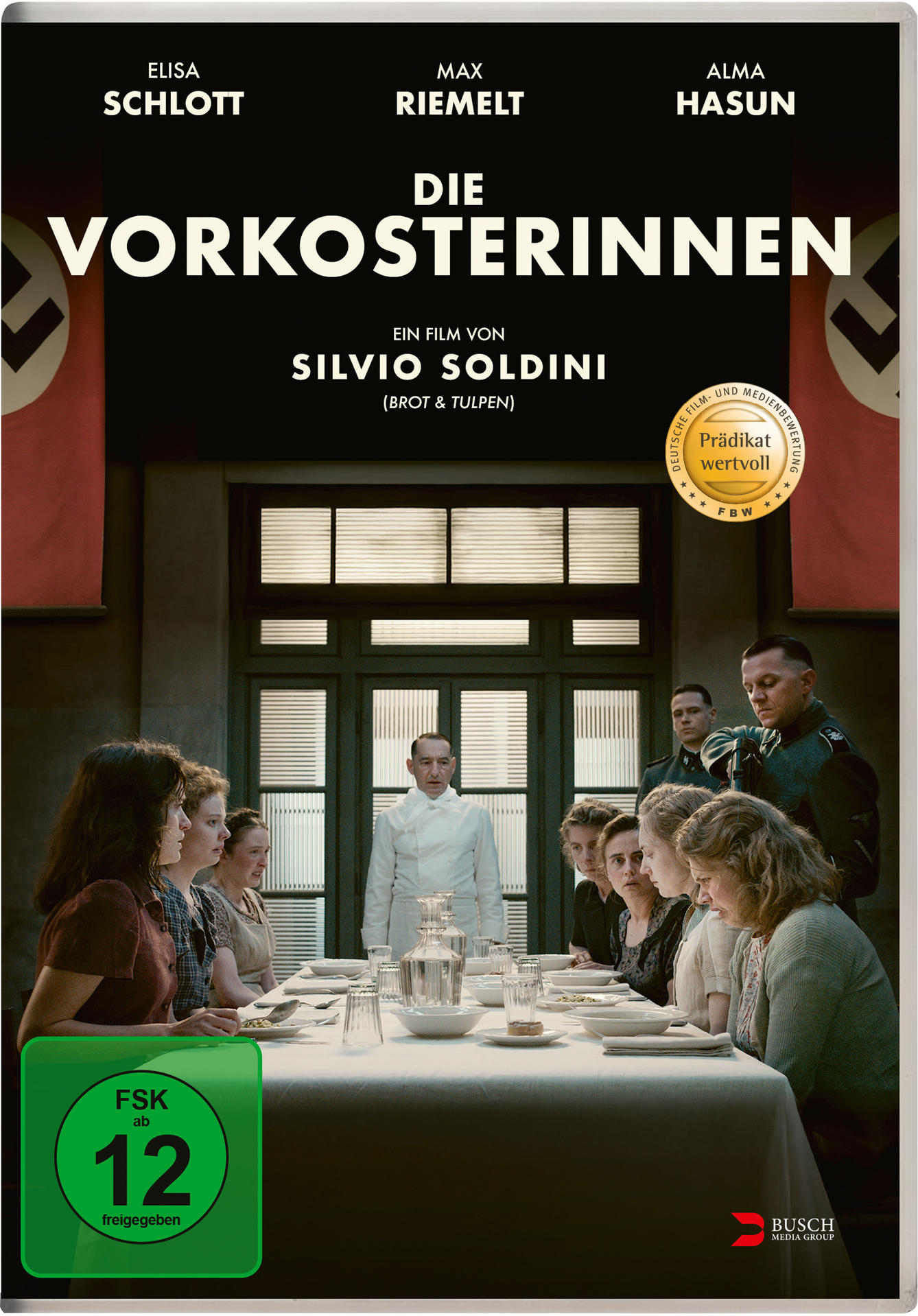 Filmposter mit Hakenkreuzfahnen, Titel "Die Vorkosterinnen" und Schauspielern. Personen sitzen an einem Tisch. Grüne FSK 12-Bewertung.