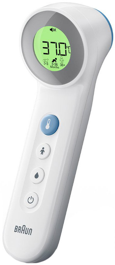 Biały termometr Braun. Wyświetla 37,0 na zielonym ekranie. Ma niebieski przycisk i inne przyciski funkcyjne. Marka jest widoczna.