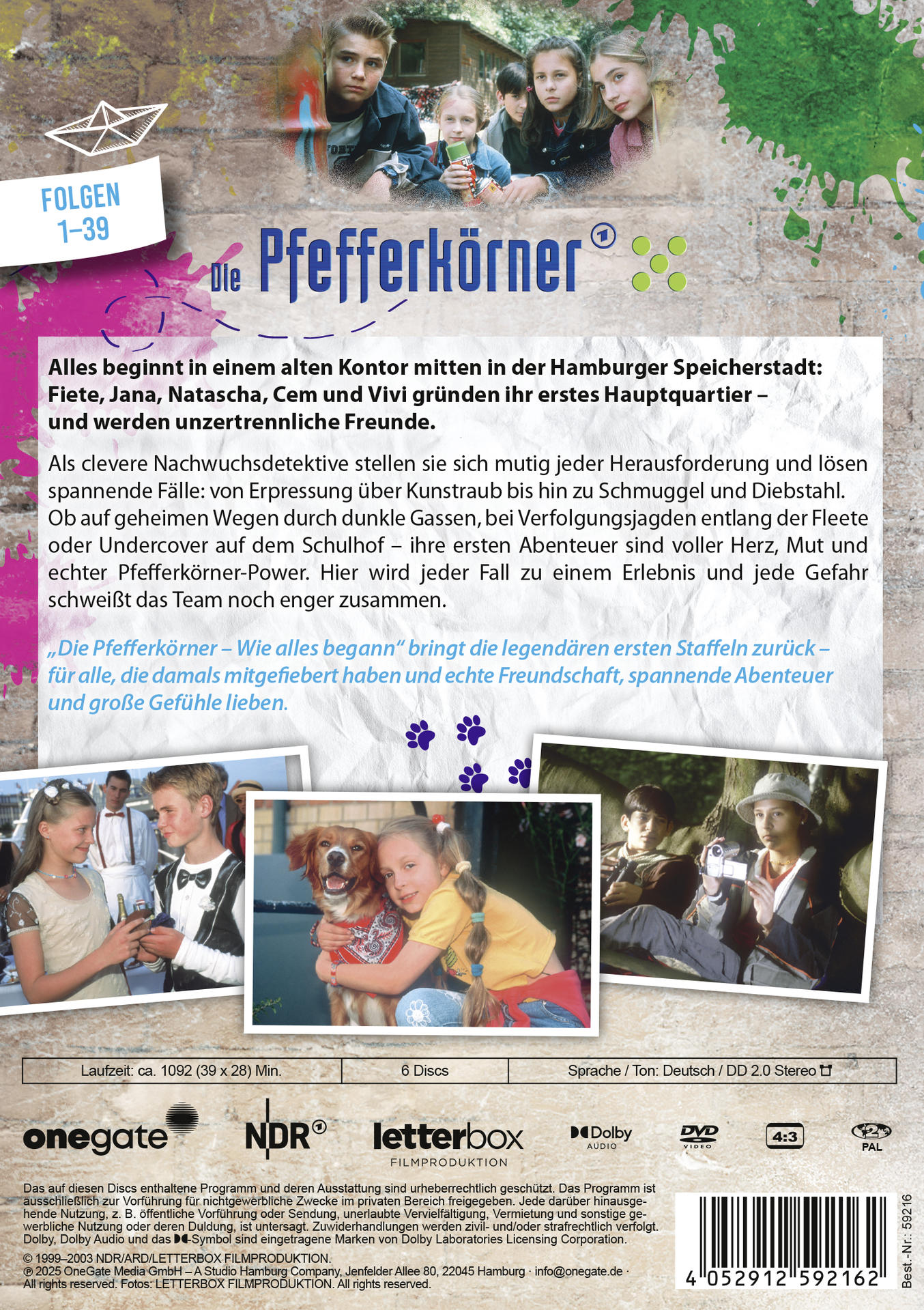 DVD-Cover mit Kinderdarstellern. Titel: Die Pfefferkörner. Text über die Serie. Bilder der Darsteller, eines Hundes und einer Kamera.