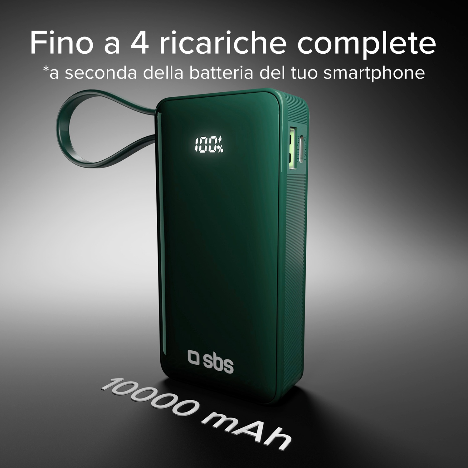 Power bank verde con display di carica al 100%, testo fino a 4 ricariche complete, 10000 mAh. Il marchio è sbs.