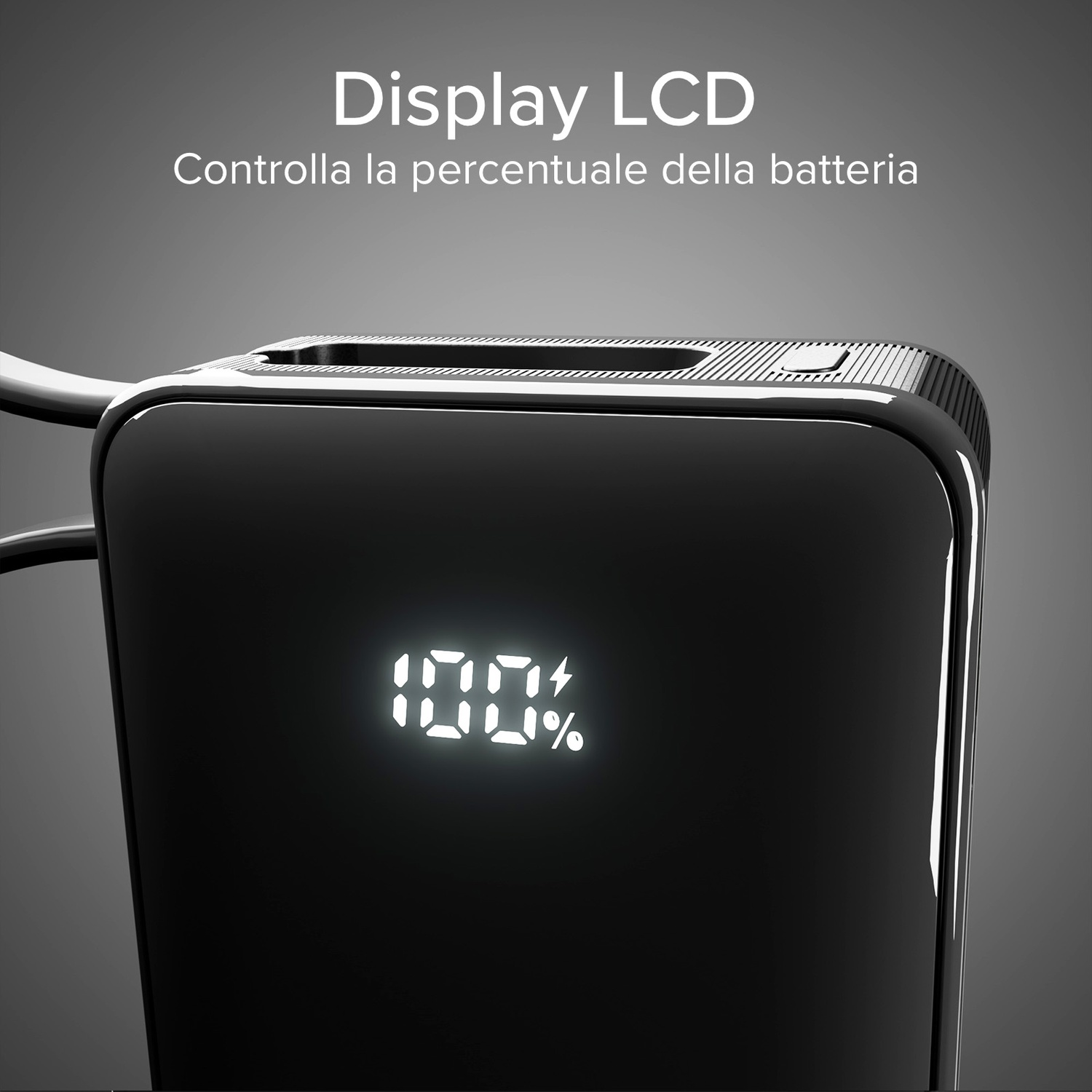 Power bank nera con display bianco 100%. Display LCD, testo: Controlla la percentuale della batteria. Sfondo grigio.