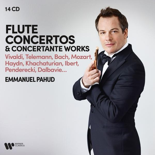 Mann im Smoking hält Flöte. Albumcover: "Flötenkonzerte" von Emmanuel Pahud, mit Komponistennamen gelistet.