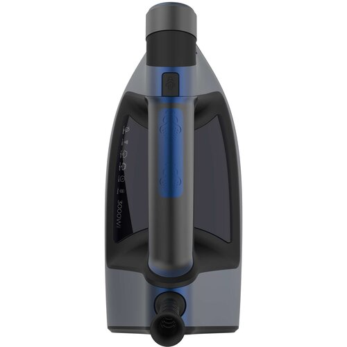 Szare i niebieskie żelazko, widok z góry. Ma czarny uchwyt z niebieskim paskiem i czarną dyszę na dole.