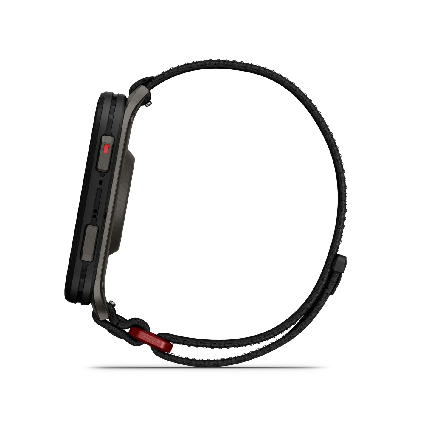 Vue latérale d'une montre intelligente noire avec un boîtier gris foncé. Un bouton rouge est visible. Le bracelet est noir.