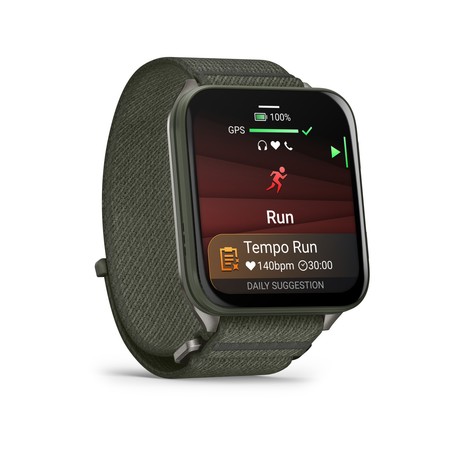 Groene smartwatch toont een hardloopactiviteit, Tempo Run, met statistieken. Het horloge zit op een groene stoffen band, geïsoleerd op wit.