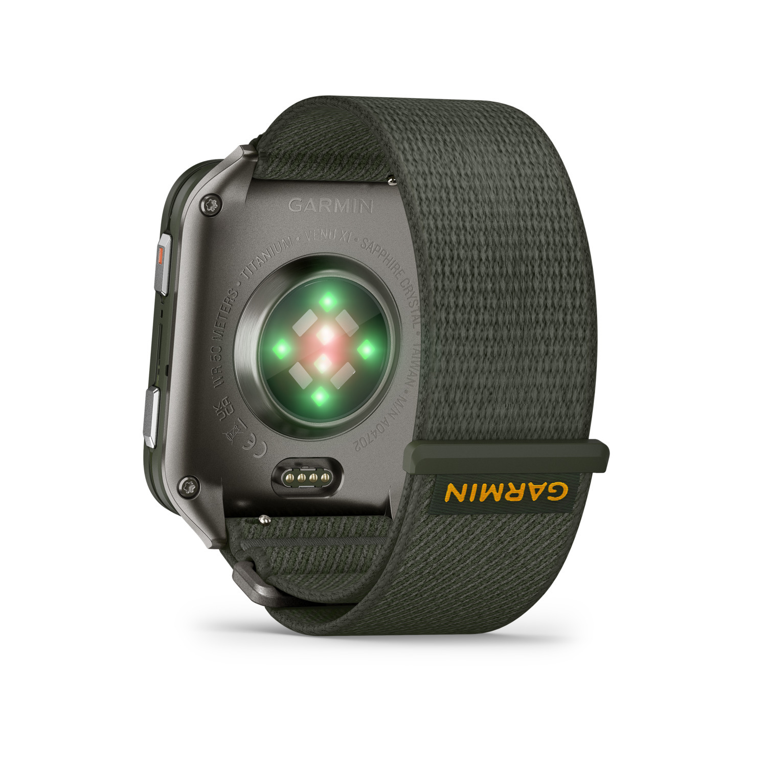 Groene Garmin smartwatch, achteraanzicht, met sensoren, band en merklogo. Horloge heeft een groene stoffen band, witte achtergrond.