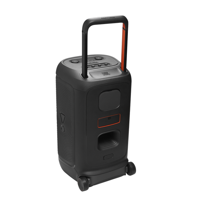 Altavoz JBL PartyBox negro con ruedas y asa, detalles en naranja y logotipo JBL. Fondo negro.