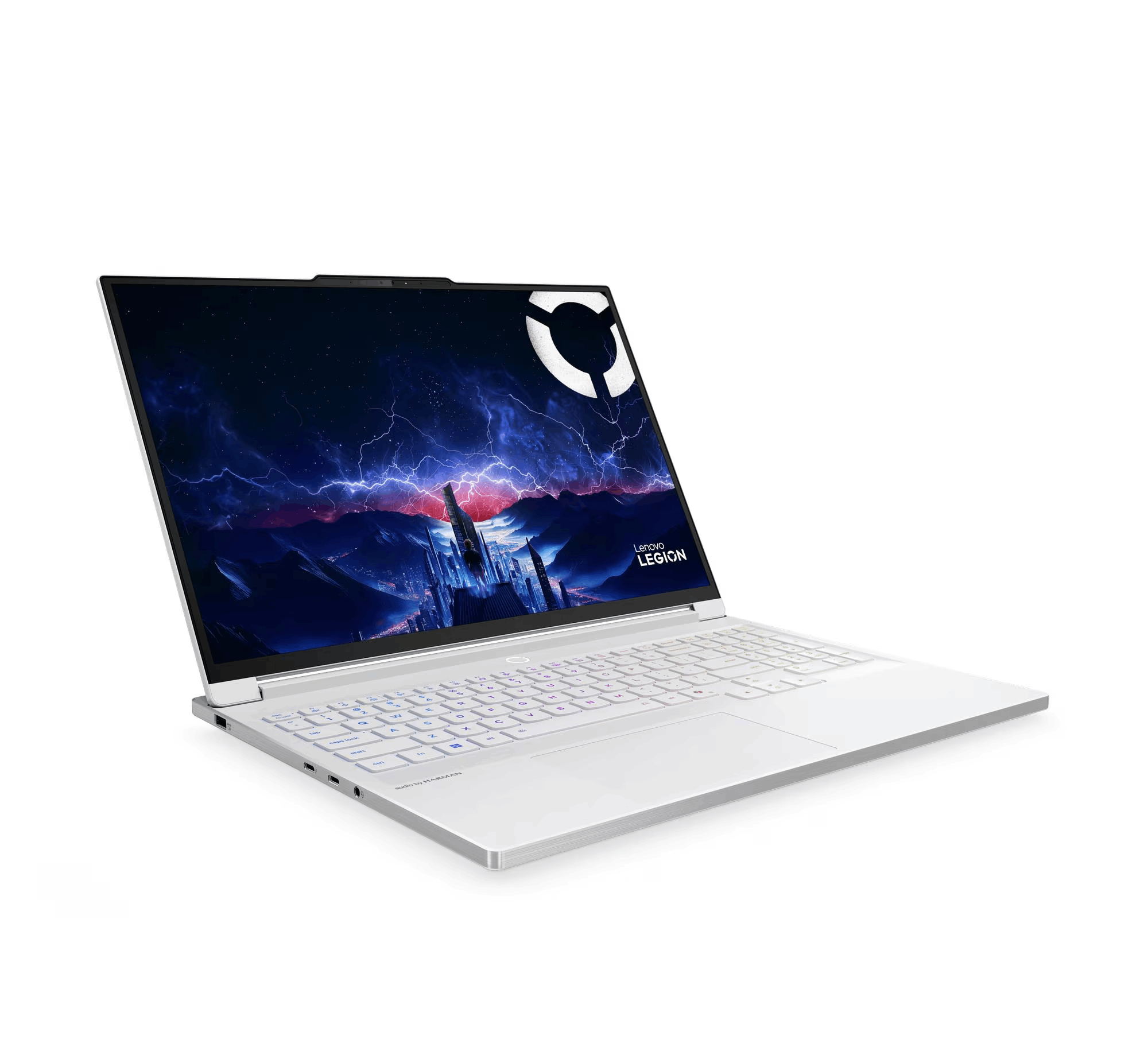 Un portátil Lenovo Legion blanco con una pantalla que muestra una escena espacial, en ángulo sobre una superficie blanca.