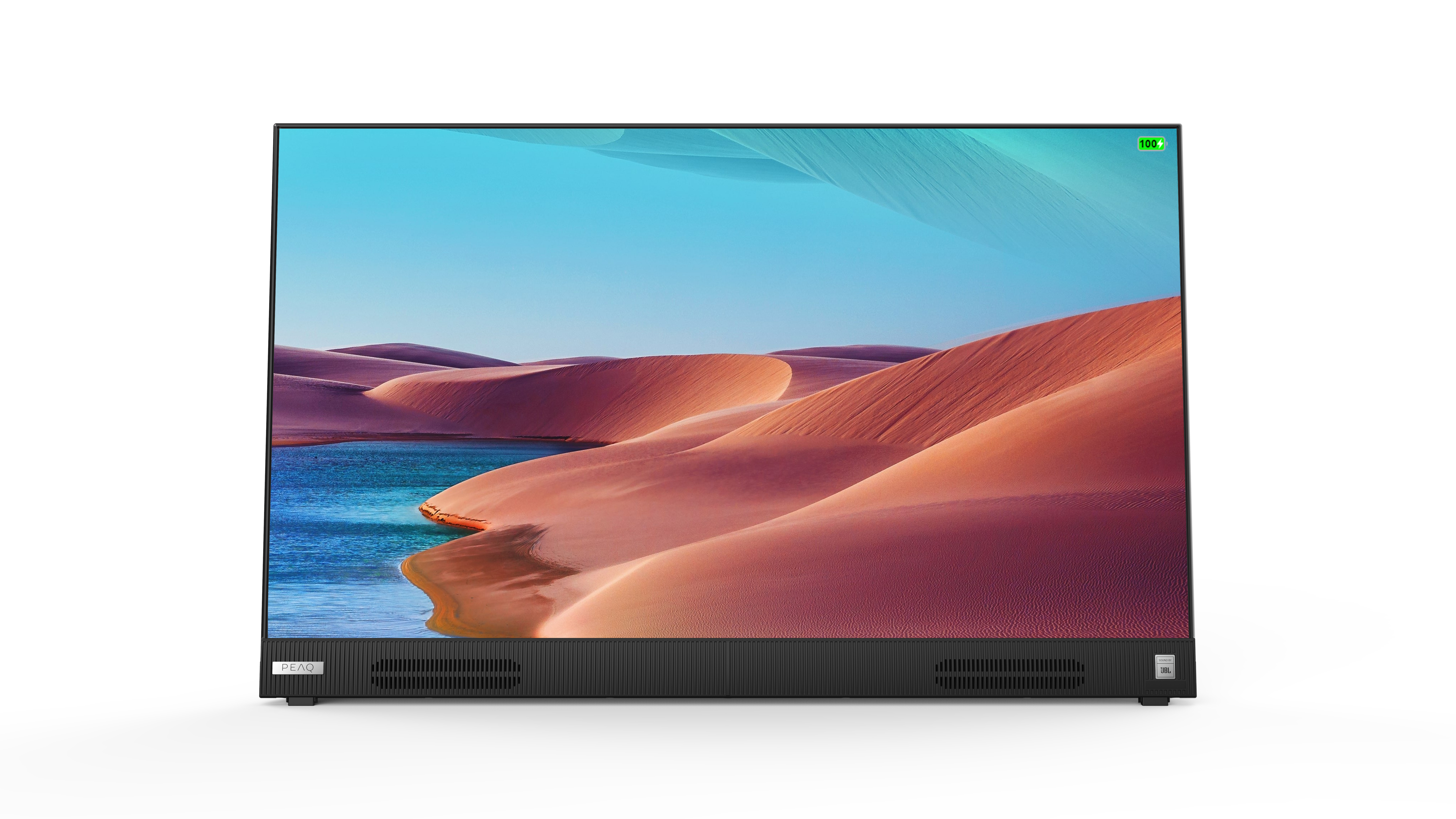 Ein schwarzer Fernseher zeigt eine Wüstenlandschaft. Die Szene umfasst Dünen, einen See und einen blauen Himmel. Der Fernseher steht auf weißem Grund.