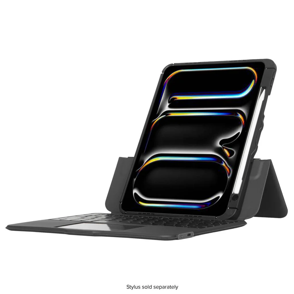 Tableta negra con funda con teclado y lápiz óptico. La tableta muestra un degradado de color en la pantalla. Fondo blanco.