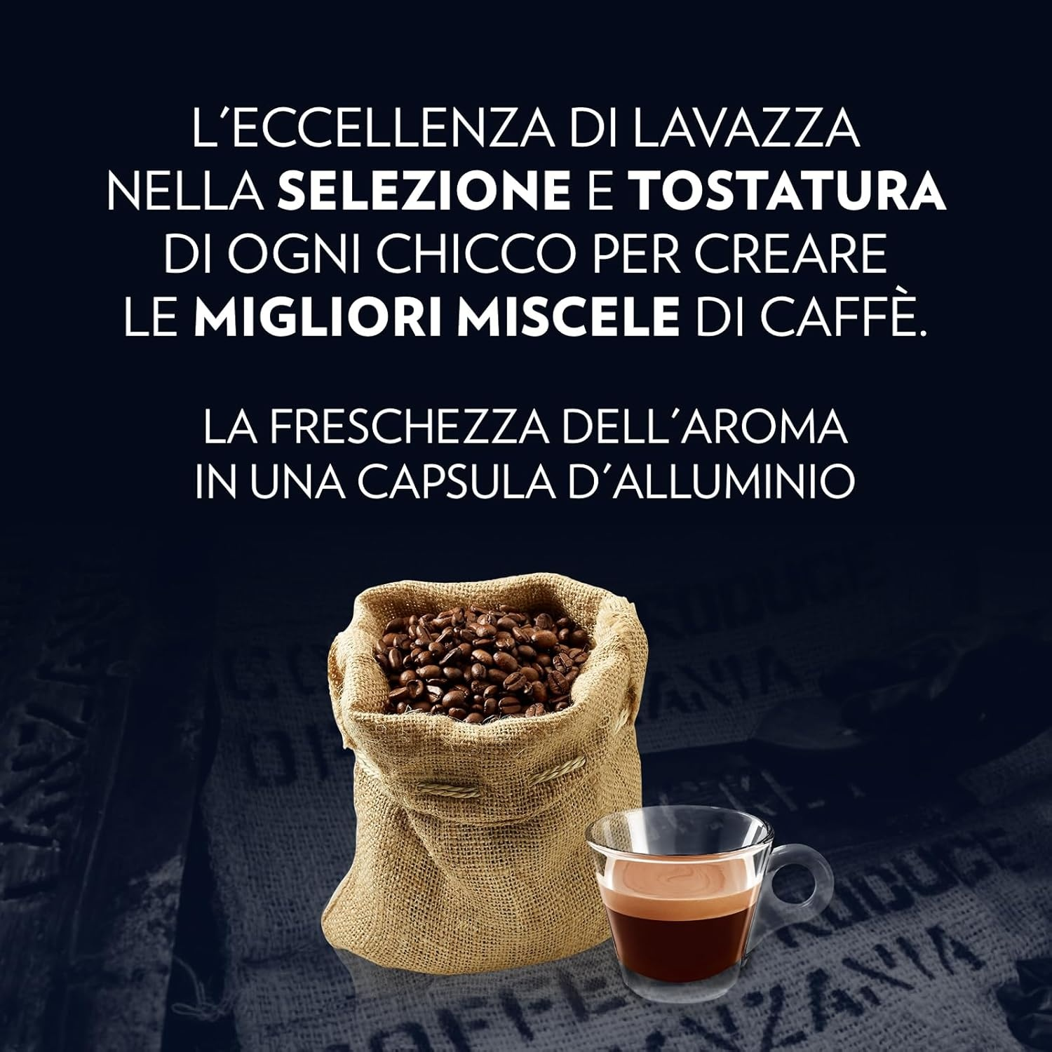 Un sacco di juta con chicchi di caffè accanto a un bicchiere di espresso. Il testo descrive il caffè Lavazza.