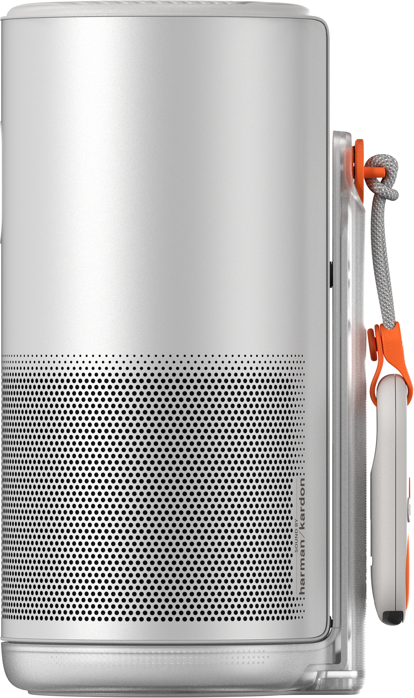 Un haut-parleur cylindrique argenté avec un fond noir perforé. Il possède une sangle orange et une poignée blanche. La marque est harman/kardon.