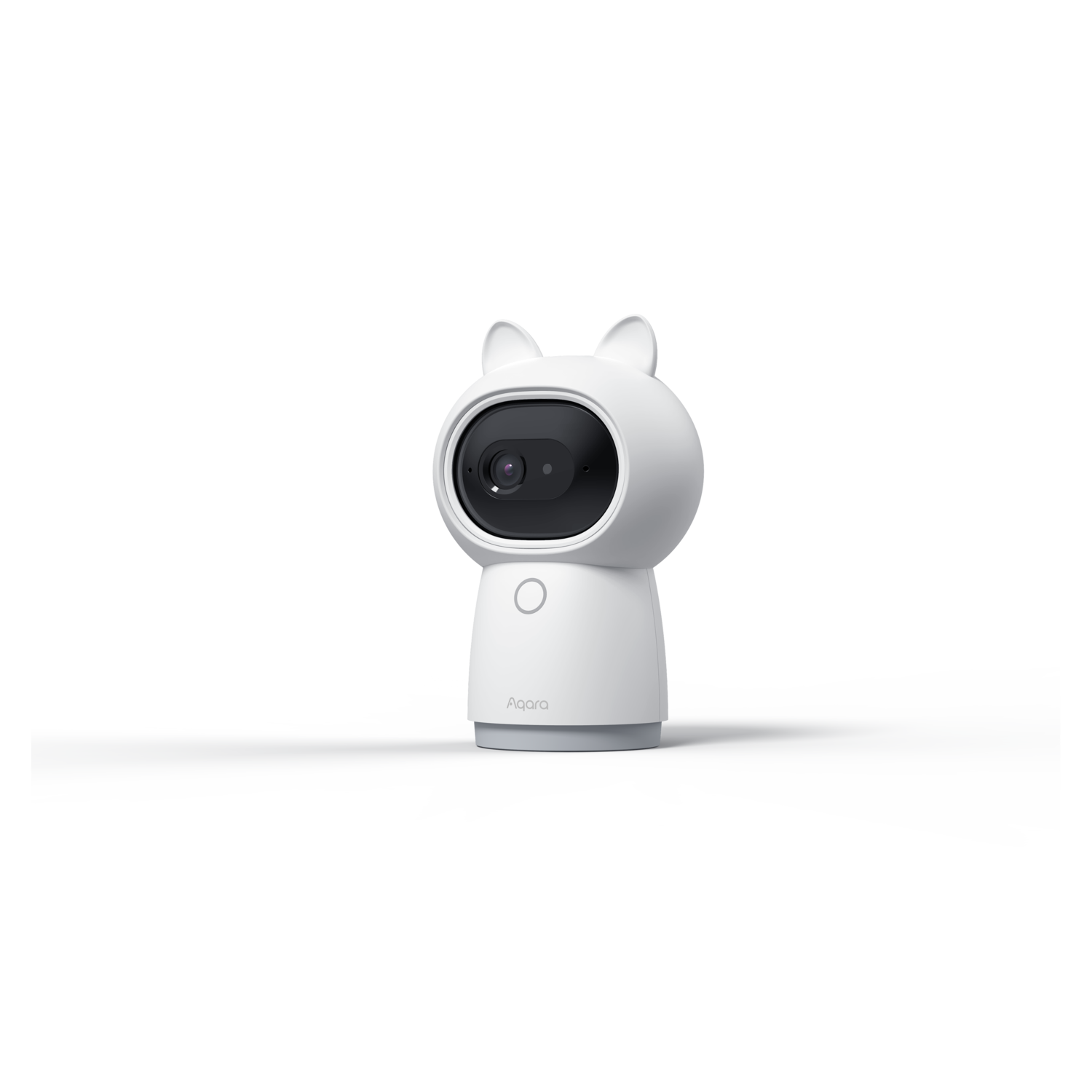 Een witte slimme camera voor thuis met een kattenoordesign. Het heeft een zwarte lens en een cirkel eronder. De achtergrond is donker.