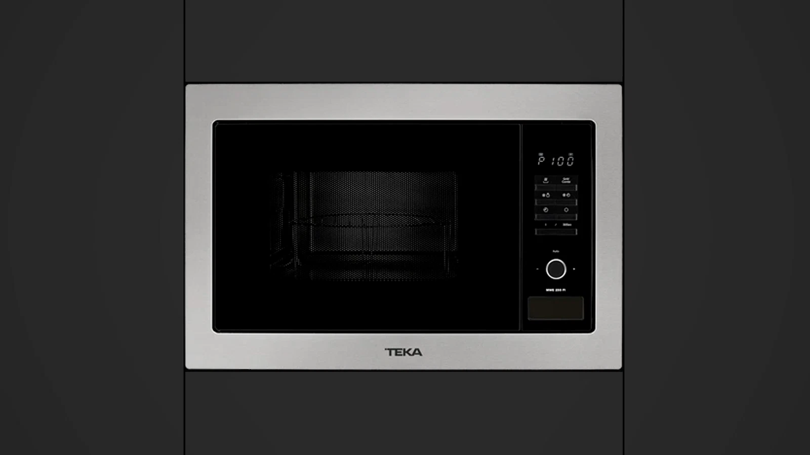 Un horno microondas empotrado con interior negro y marco plateado. Tiene una pantalla digital y un panel de control a la derecha.