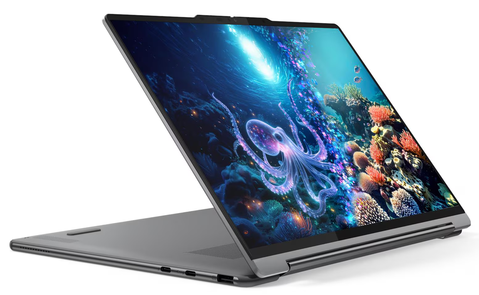 Nyitott laptop, képernyőjén egy tenger alatti jelenet polippal. Szürke laptop élénk képernyővel.