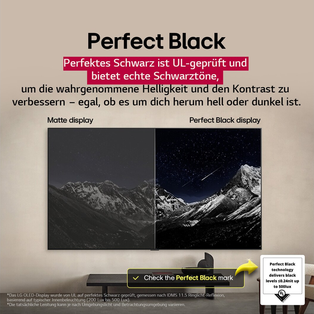 Bild vergleicht ein mattes Display und ein perfektes schwarzes Display mit Bergen und Sternen. Text hebt 'Perfect Black' hervor.