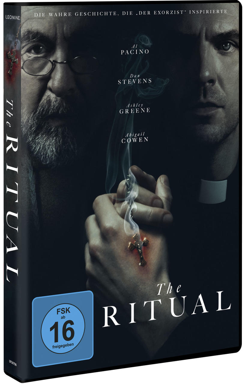 Filmcover: Gesichter von Männern, Hände mit Kreuz, Rauch. Titel: The Ritual. Schauspieler: Al Pacino, Dan Stevens, Ashley Greene, Abigail Cowen.