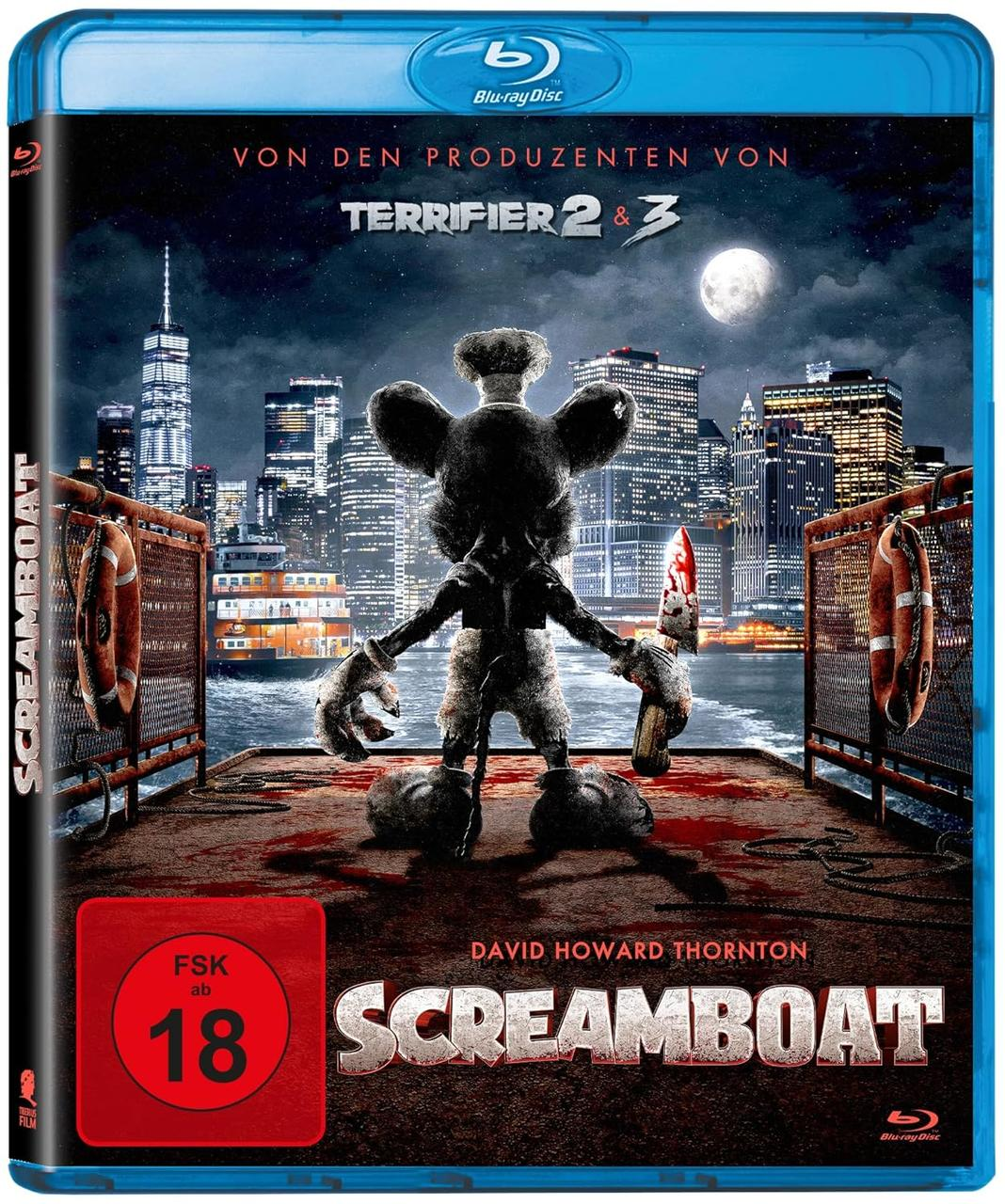 Eine gruselige Mickey-Maus-Figur mit Messer vor einer nächtlichen Skyline.