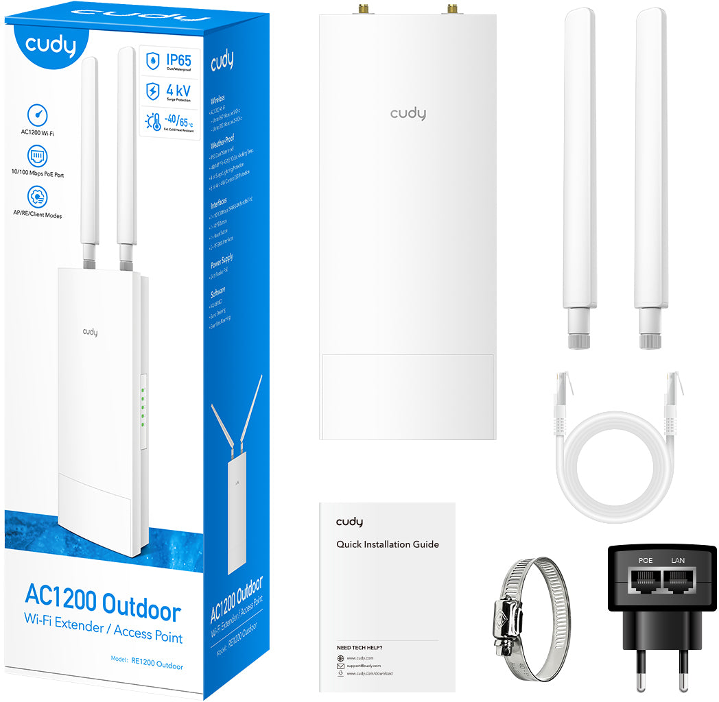 Fehér Cudy AC1200 Wi-Fi hatótáv-növelő antennákkal, kábelekkel, hálózati adapterrel és gyors telepítési útmutatóval. Fehér háttéren.