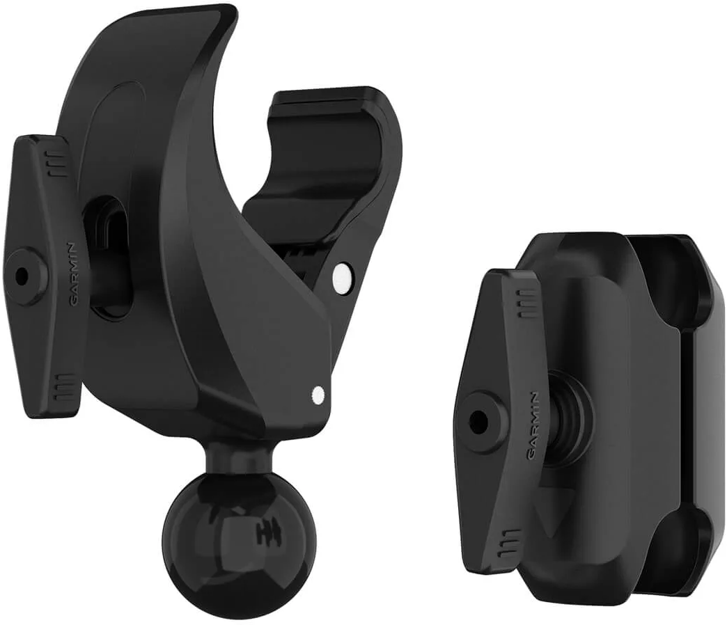 Due supporti Garmin neri. Uno con giunto sferico, l'altro è un morsetto. Entrambi hanno il logo Garmin e varie strutture di bloccaggio.