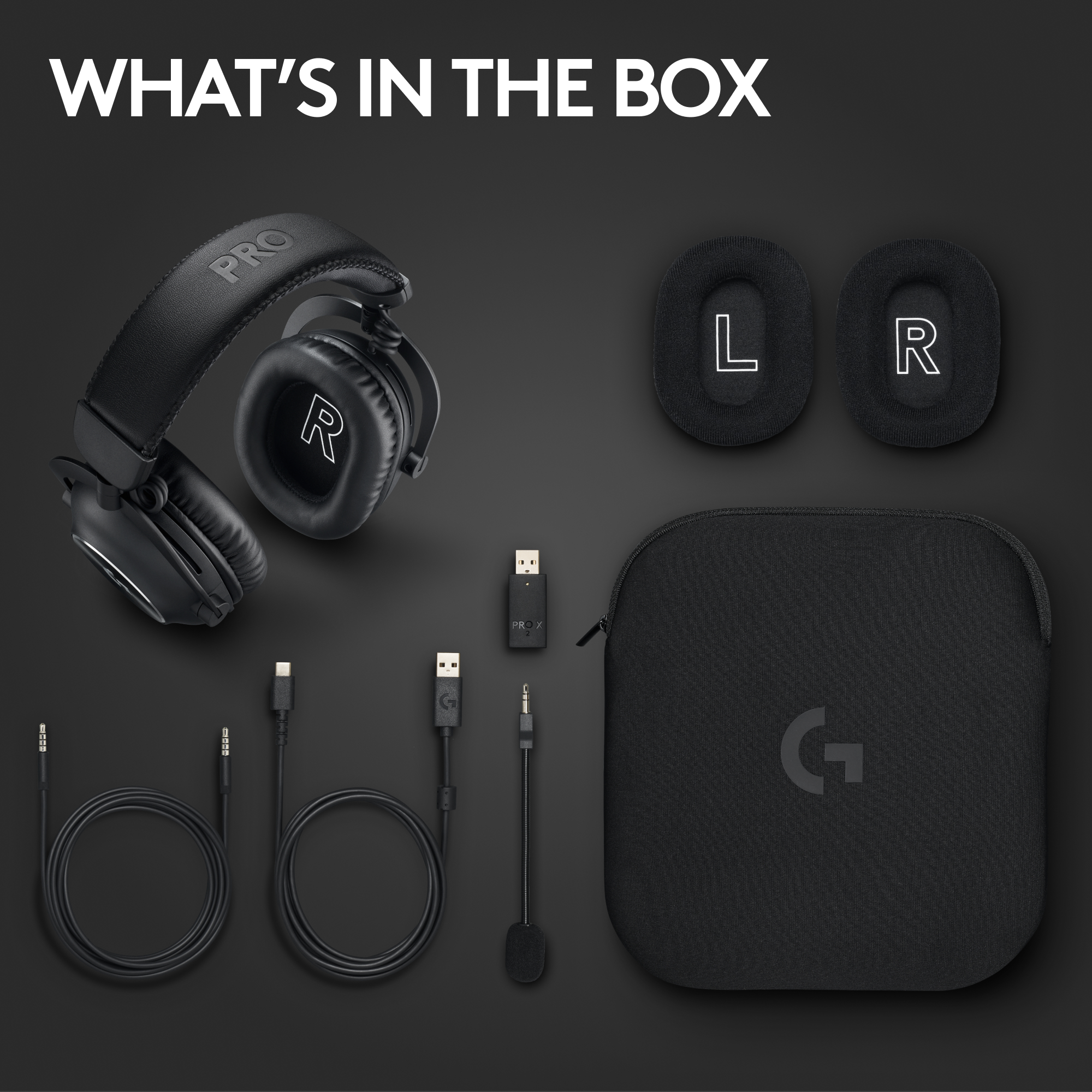 Casque noir, coussinets (G, D), câbles, dongle, micro et étui sur surface sombre. Texte : QU'Y A-T-IL DANS LA BOÎTE.