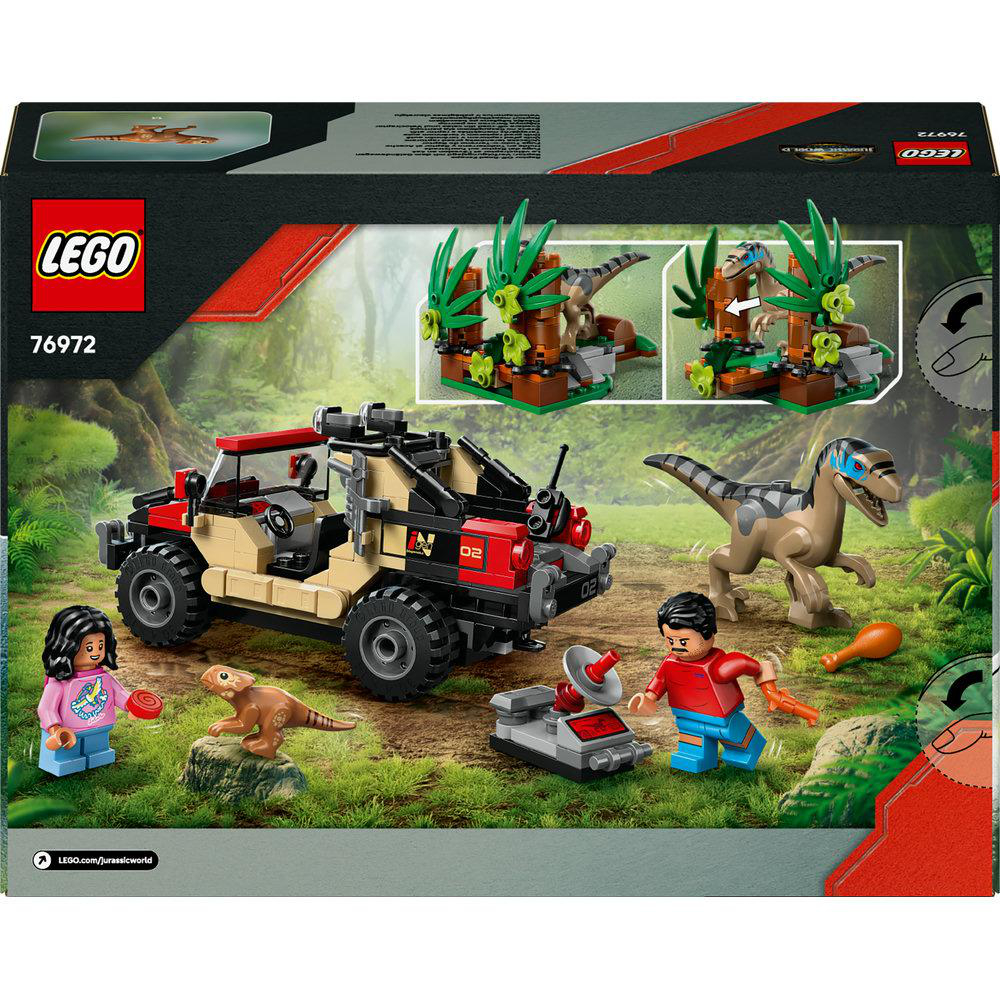 Lego-Set-Box mit rotem und beigem Jeep, Dinosauriern und Minifiguren. Der Hintergrund zeigt eine Dschungelszene.