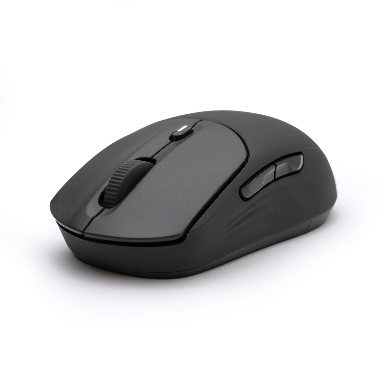 Een zwarte draadloze computermuis met een scrollwiel en knoppen, op een witte achtergrond.