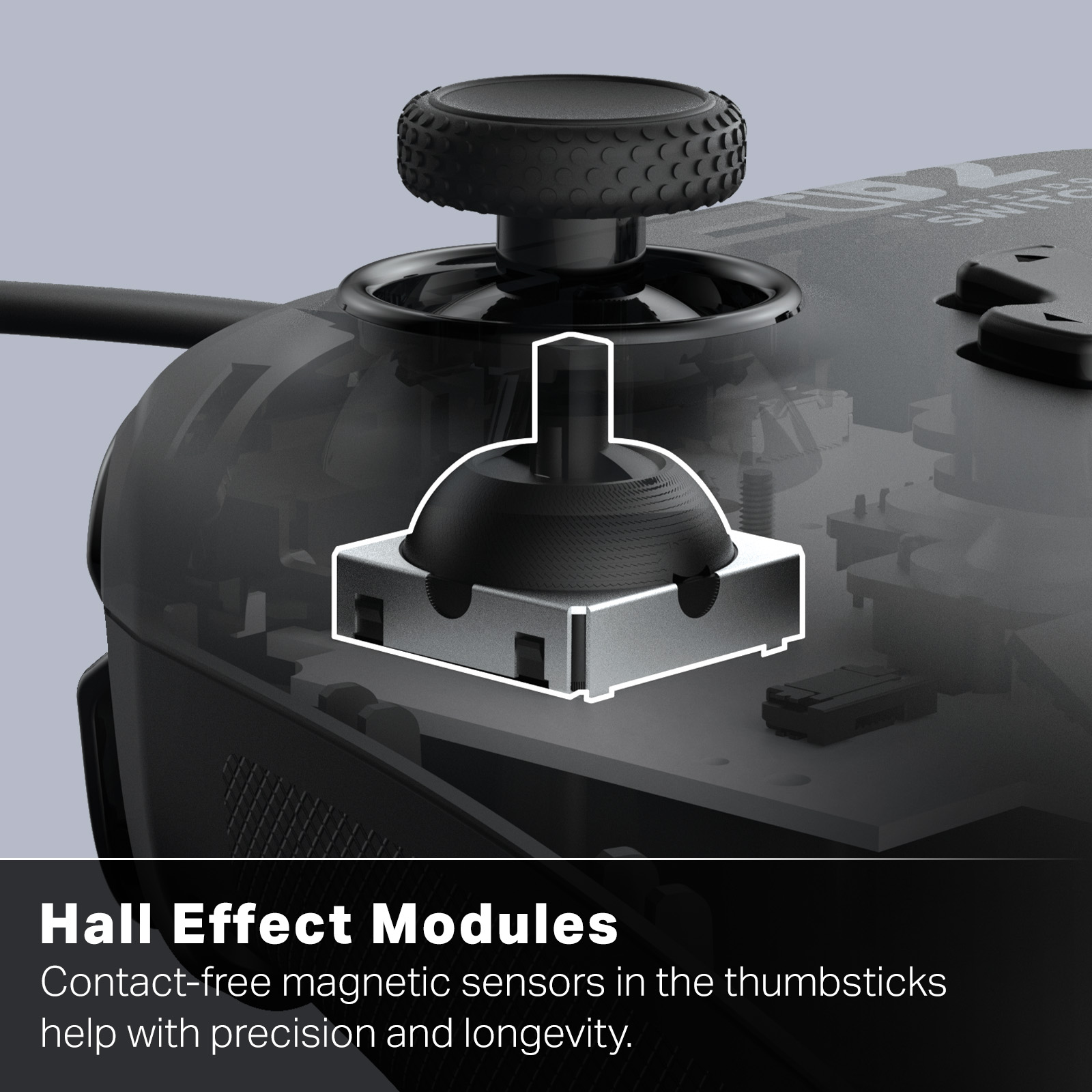 Nahaufnahme eines schwarzen Joysticks. Das Hall-Effekt-Modul ist sichtbar, mit einem schwarzen Joystick auf silberner Basis.