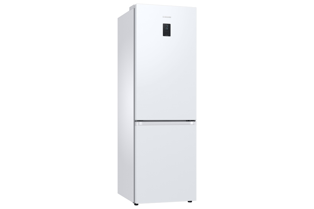 Un refrigerador Samsung blanco. Tiene una puerta superior y un cajón inferior. Una pantalla digital está en la puerta superior.