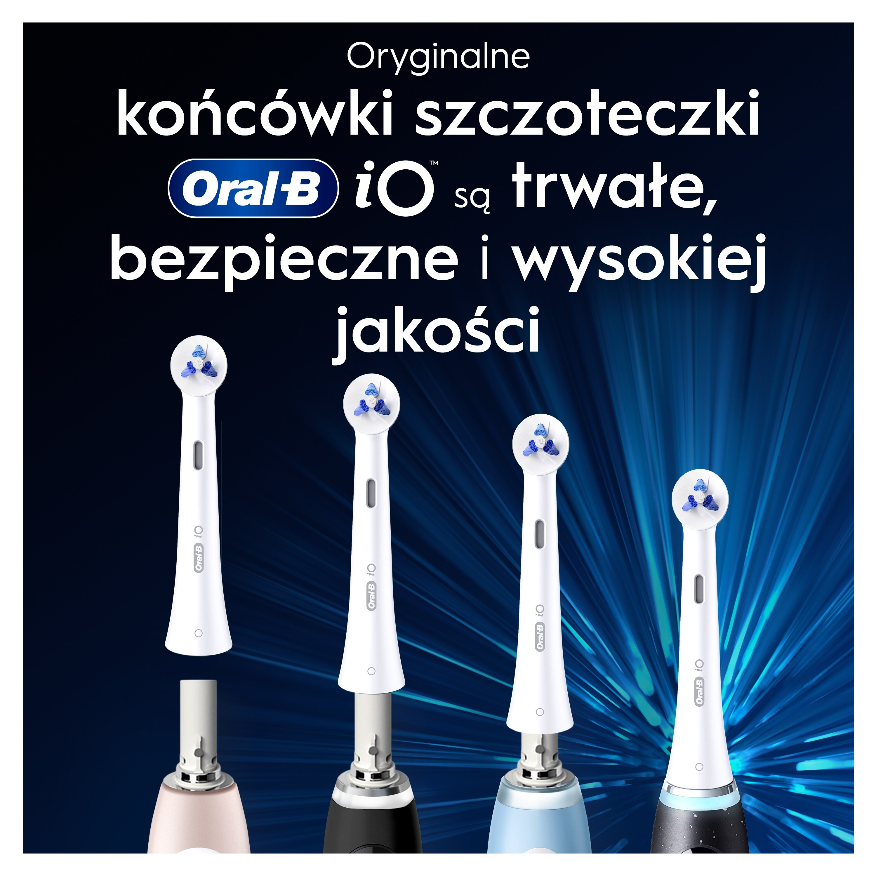 Obraz przedstawia cztery głowice szczoteczki do zębów Oral-B iO. Białe głowice z niebieskim włosiem na niebieskim tle.