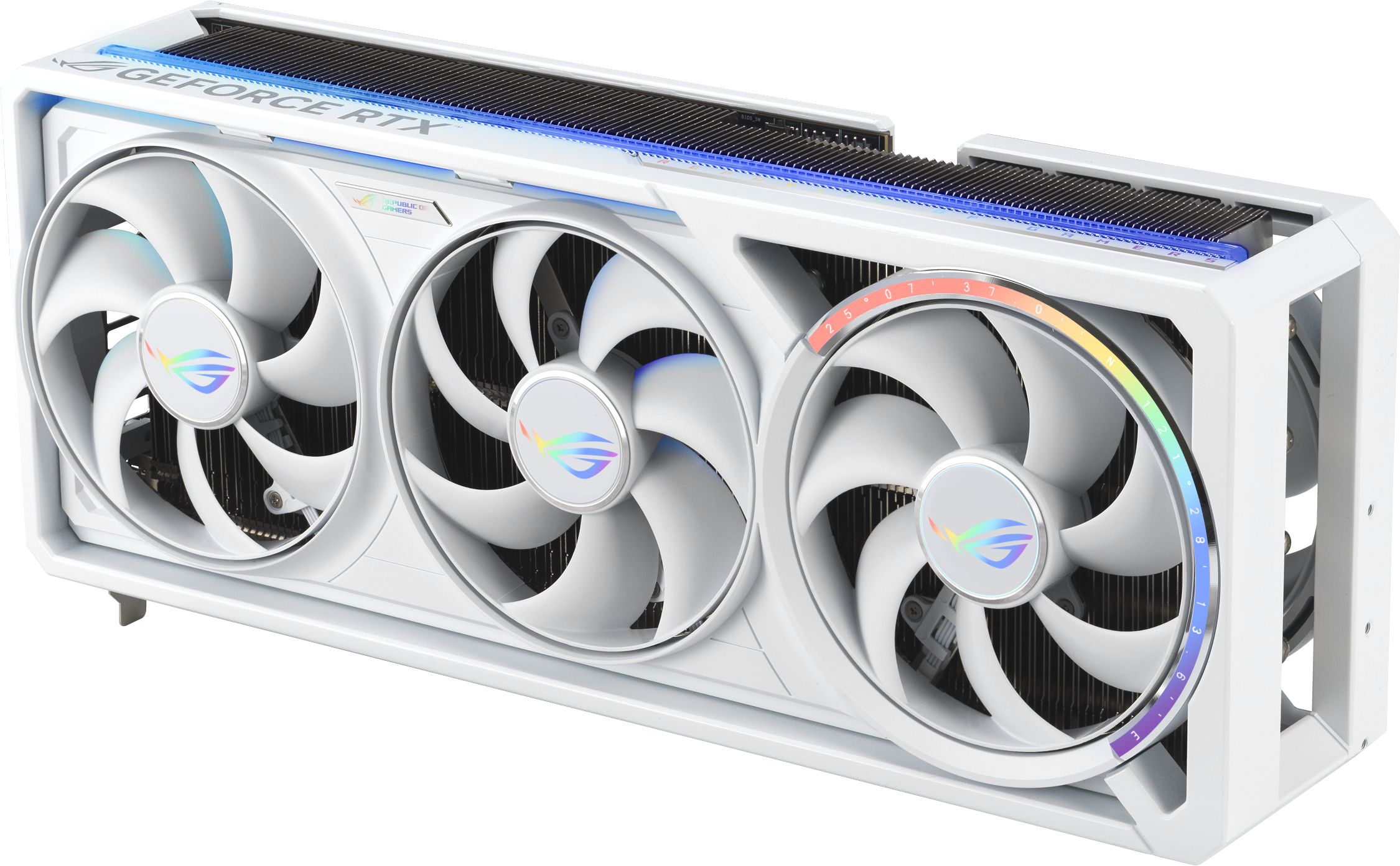 Carte graphique blanche ROG Strix GeForce RTX 3070 avec trois ventilateurs et éclairage RVB. Elle est sur une surface blanche.