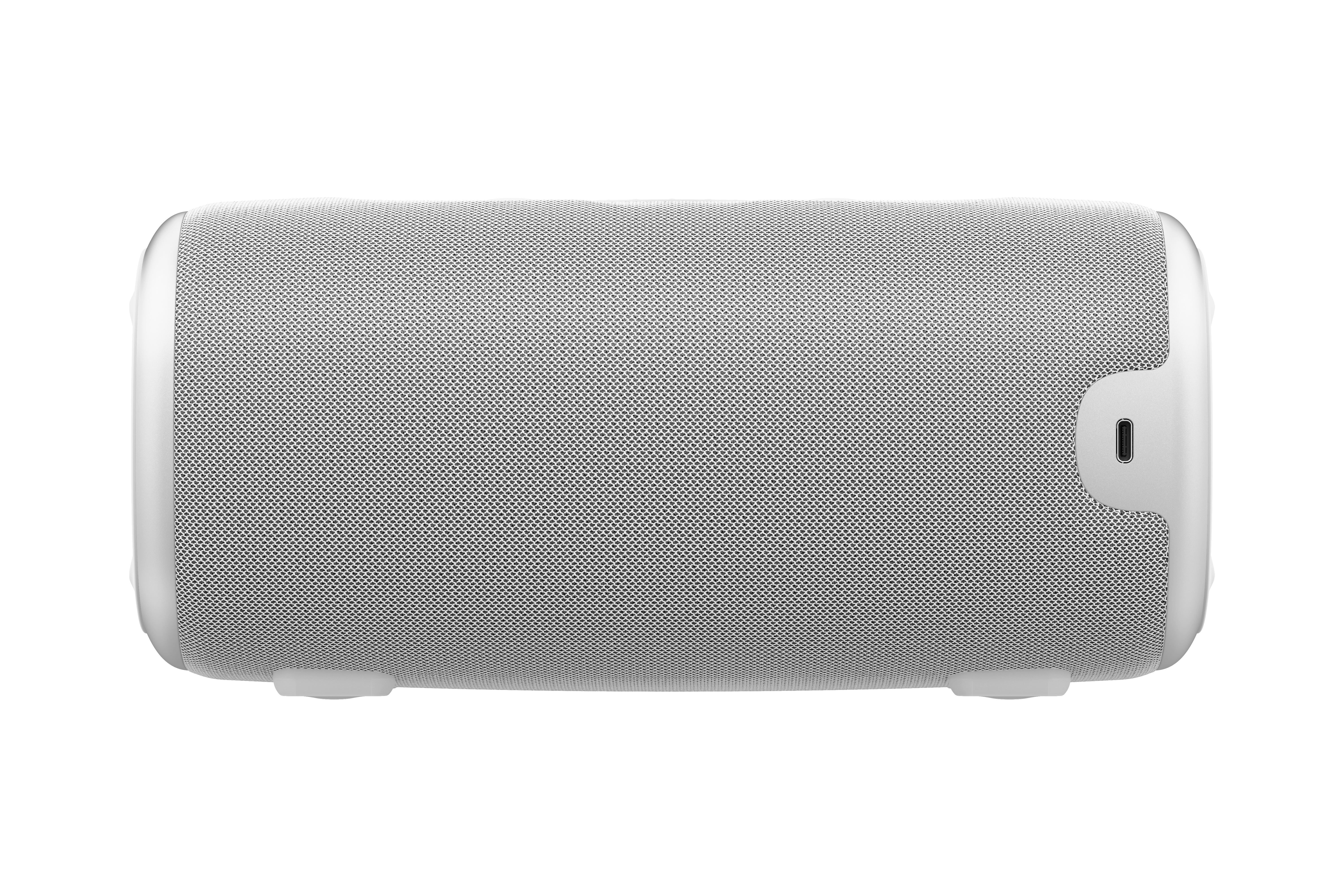 Örgü önlü beyaz bir hoparlör. Bir USB-C bağlantı noktasına ve küçük ayaklara sahiptir. Arka plan beyazdır.