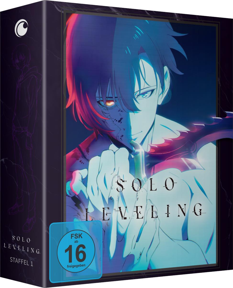 Anime-Cover. Ein männlicher Charakter mit gespaltenem Gesicht, der eine Waffe hält. Titel 'Solo Leveling'. FSK 16.