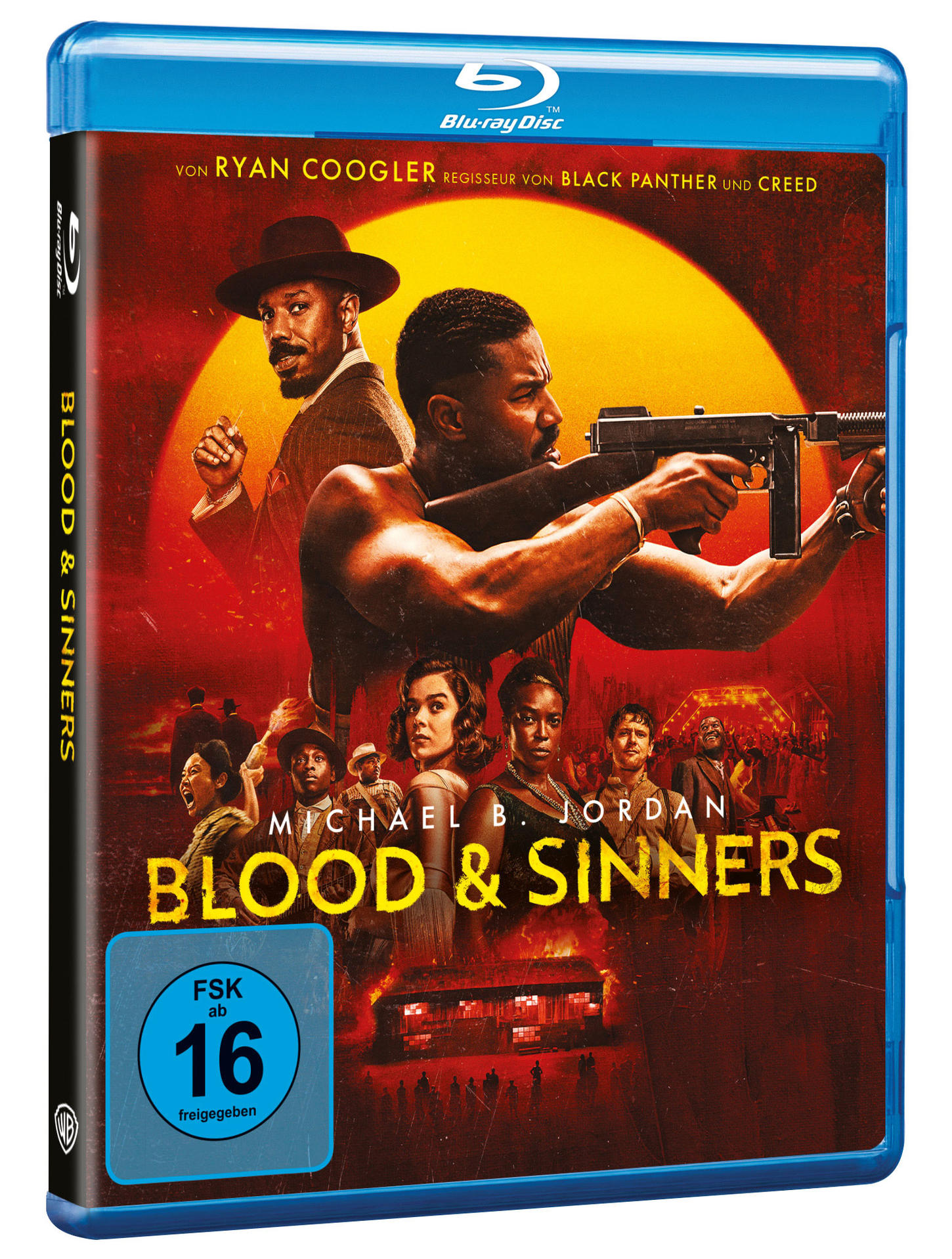 Filmcover: Michael B. Jordan mit einer Waffe, andere Charaktere im Hintergrund. Titel: Blood & Sinners. Blu-ray Disc.