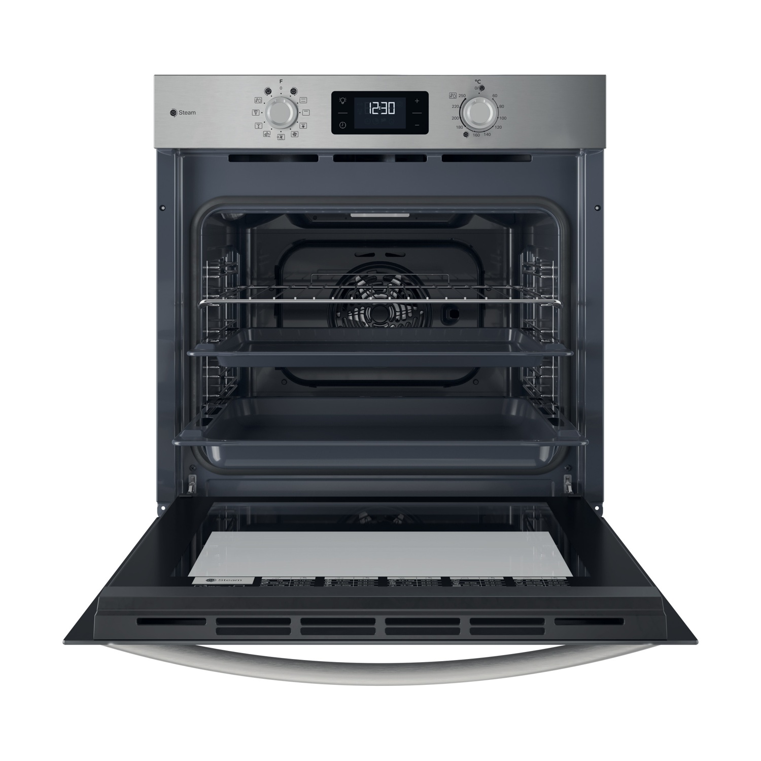 Un forno aperto con orologio digitale, manopole e griglie. La porta è aperta con un pannello di vetro e una maniglia argentata.